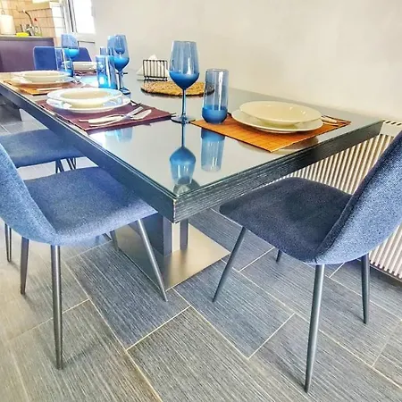 Apartment Luxury 2-bed Minutes To Downtown Nicosia